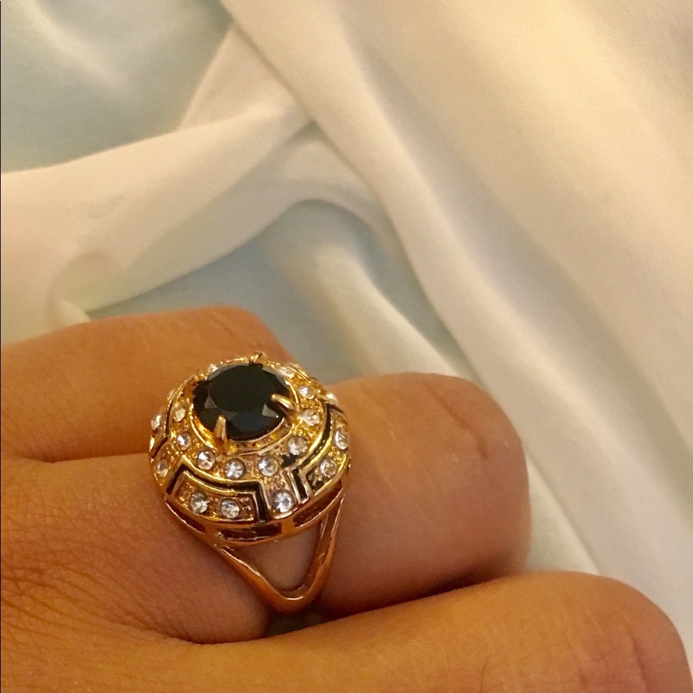 Pretty dark red stone ring